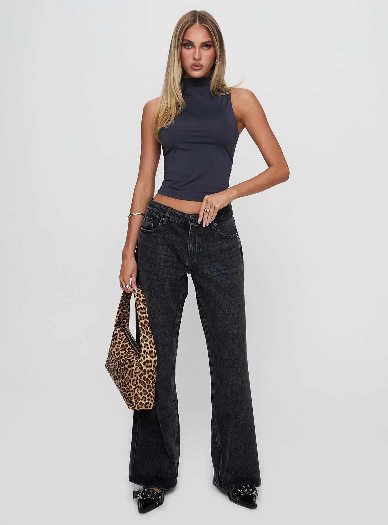 Serenitia Mid Rise Relaxed Jeans Washed Black